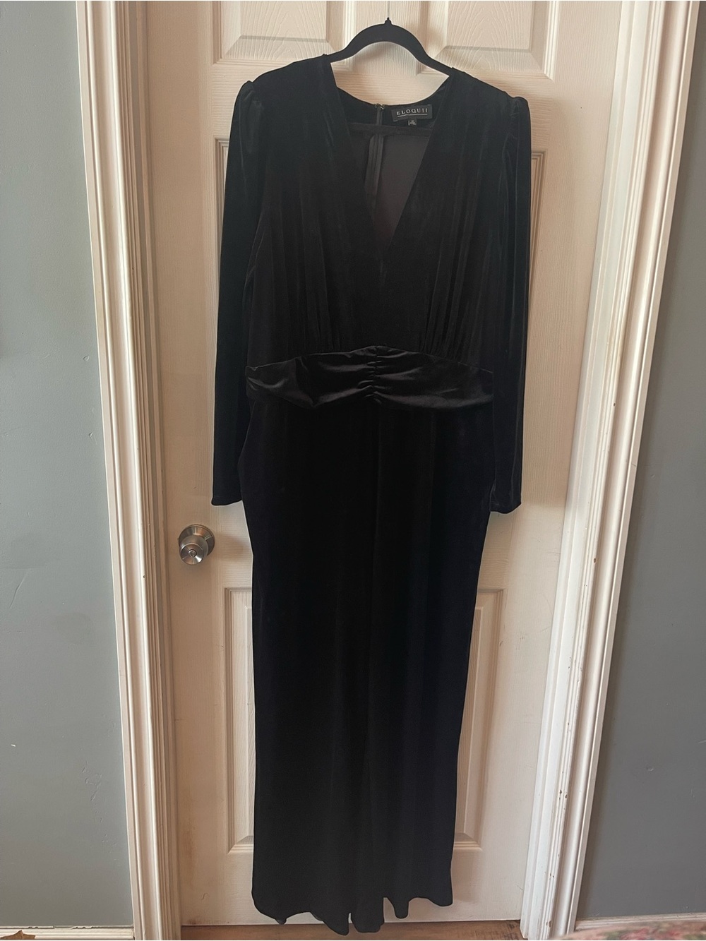 NWT Eloquii Black Velvet V-Neck Long Sleeve Jumpsuit